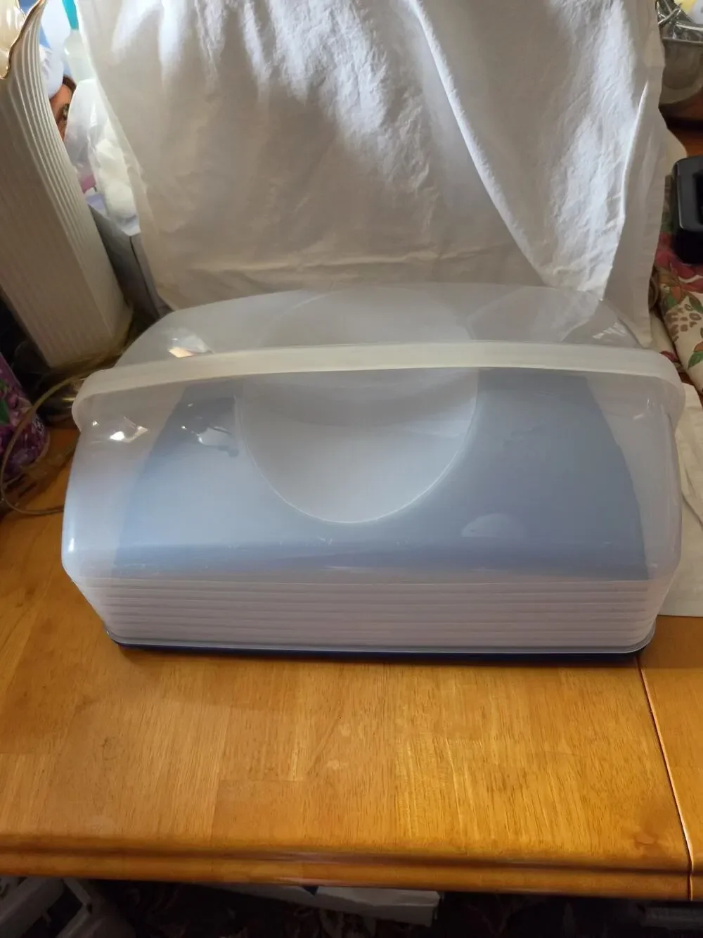 Tupperware Rectangle Bake N Take Cake Cupcake Carrier Blue #3861A-1 Clear Lid